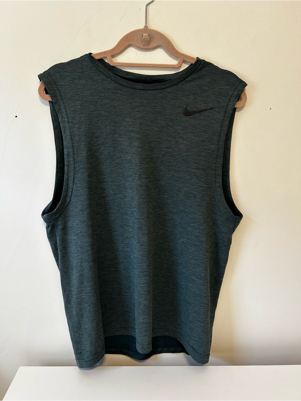 Nike Men’s Dark Green Sleeveless Training Tank